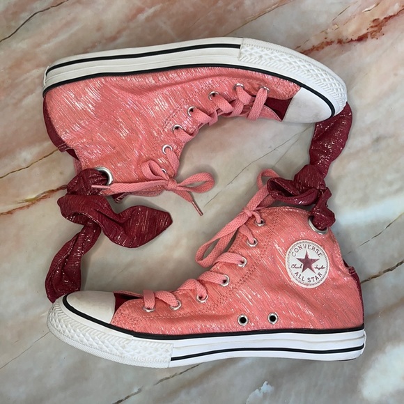 CONVERSE | Junior Chuck Taylor Bow Back Hi-Tops - Picture 2 of 14